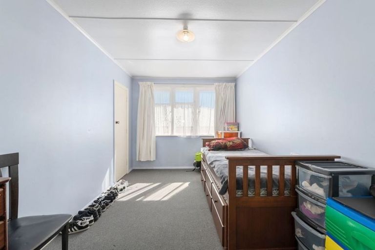 Photo of property in 12 Cornwall Crescent, Cannons Creek, Porirua, 5024