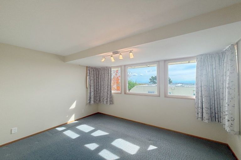 Photo of property in 2/4 Sulby Road, Cashmere, Christchurch, 8022