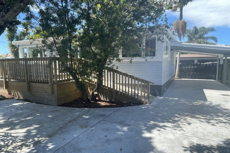 Photo of property in 61 Kauri Road, Stanmore Bay, Whangaparaoa, 0932