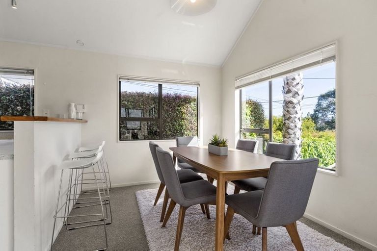 Photo of property in 1/13 Garadice Road, Rothesay Bay, Auckland, 0630