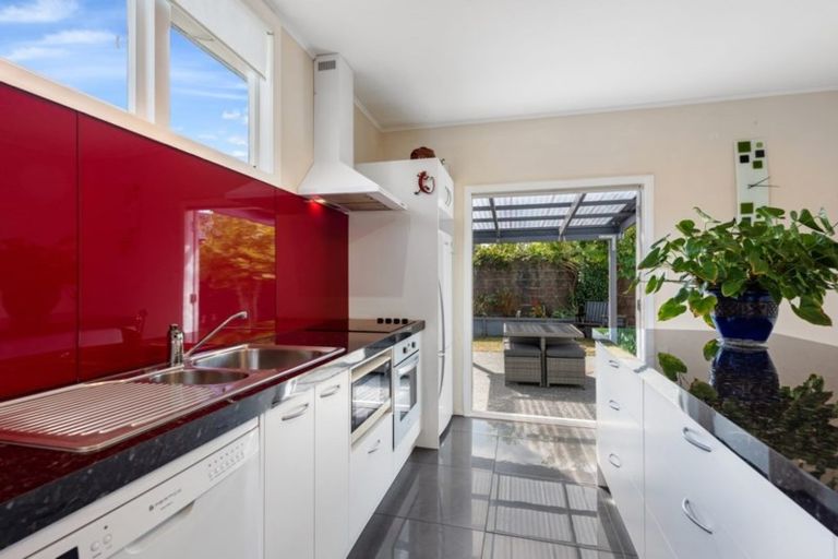 Photo of property in 1 Hawthorn Crescent, Stokes Valley, Lower Hutt, 5019