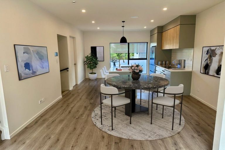 Photo of property in 3/105 Hobsonville Road, West Harbour, Auckland, 0618