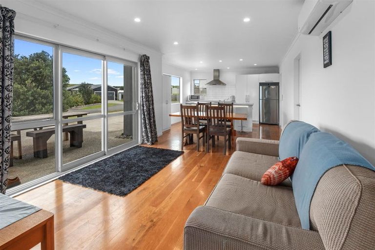 Photo of property in 2 Tua Tua Place, Baylys Beach, 0377