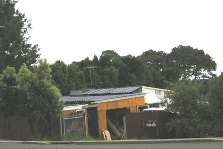Photo of property in 1/300 Sunset Road, Windsor Park, Auckland, 0632
