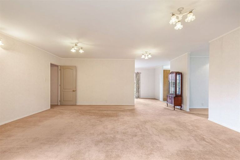 Photo of property in 31 Petrel Place, Massey, Auckland, 0614