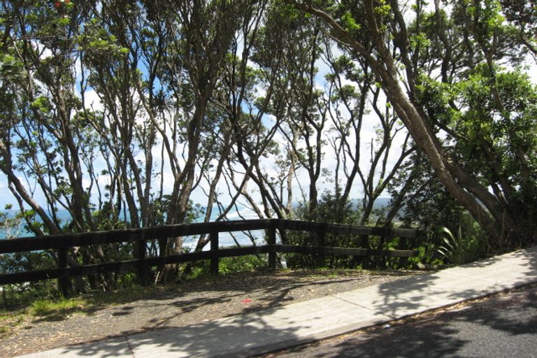 Photo of property in 21 Berridge Road, Muriwai, Waimauku, 0881