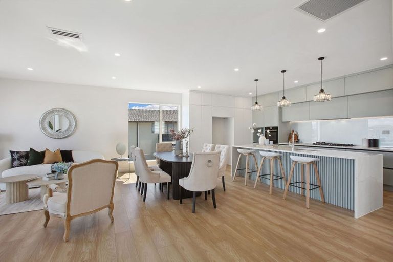 Photo of property in 39c Sorrel Crescent, Bucklands Beach, Auckland, 2012