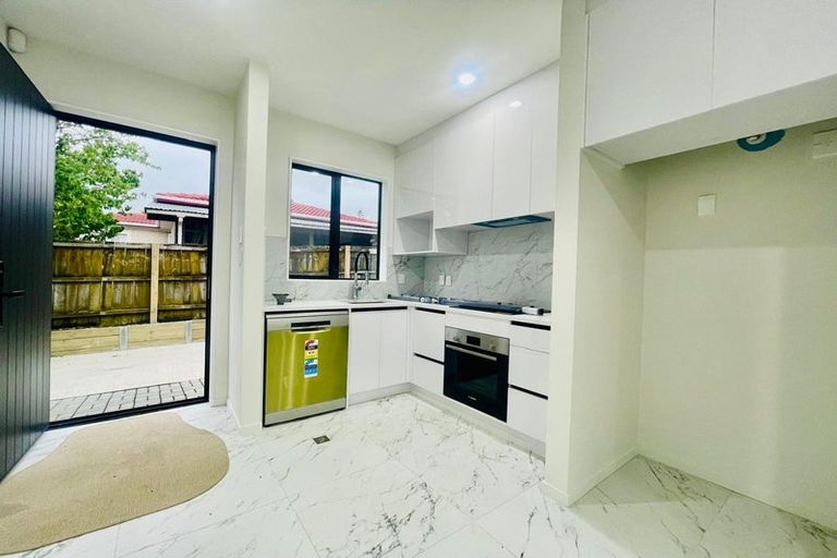 Photo of property in 18b Addington Avenue, Manurewa, Auckland, 2102