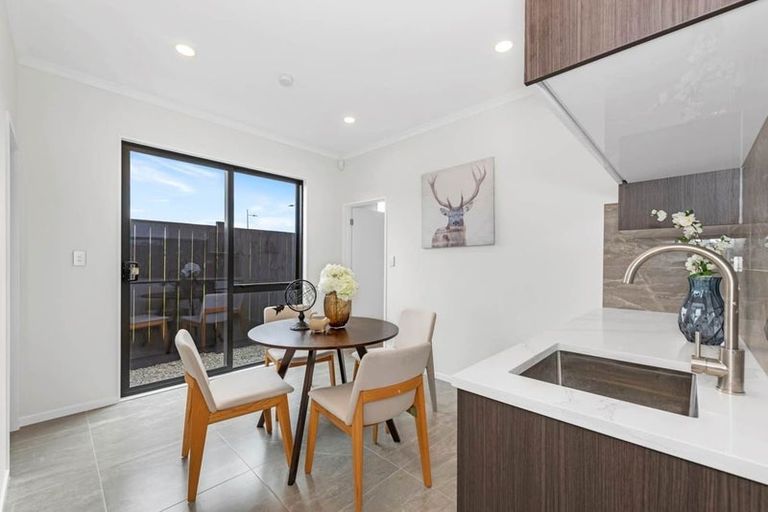 Photo of property in 48 Emerald Avenue, Rosehill, Papakura, 2113