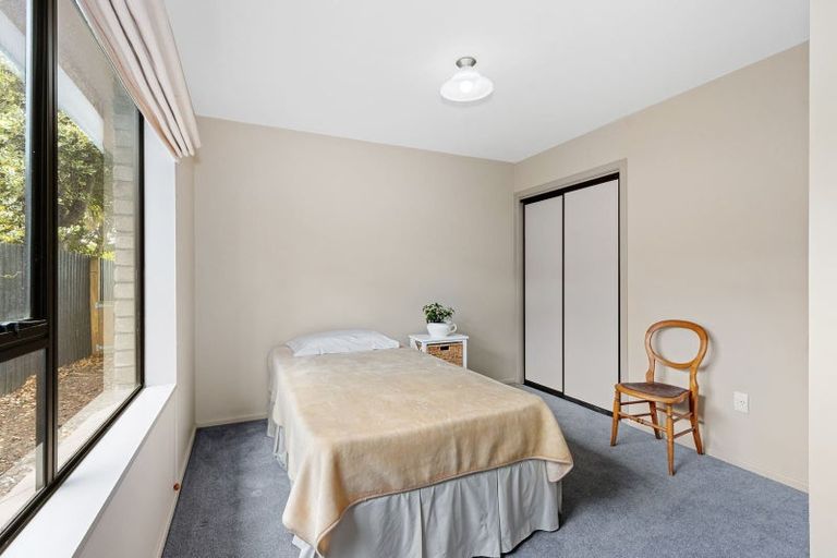 Photo of property in 100 Queenspark Drive, Parklands, Christchurch, 8083