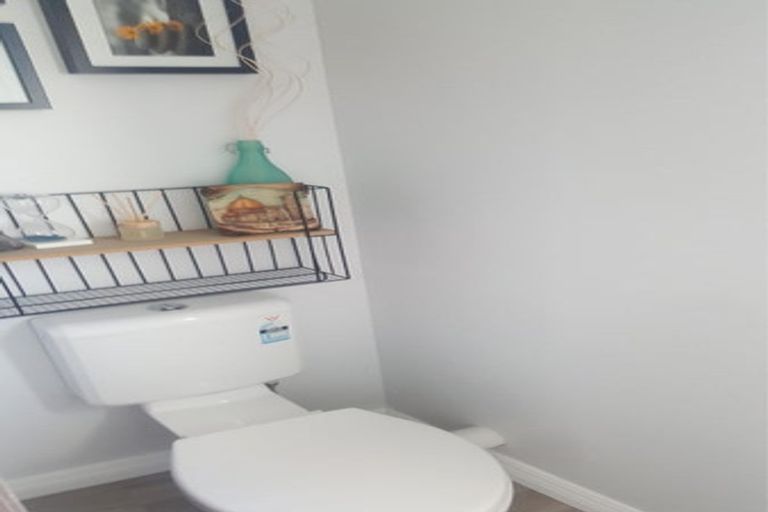 Photo of property in 109 Tirimoana Road, Te Atatu South, Auckland, 0602