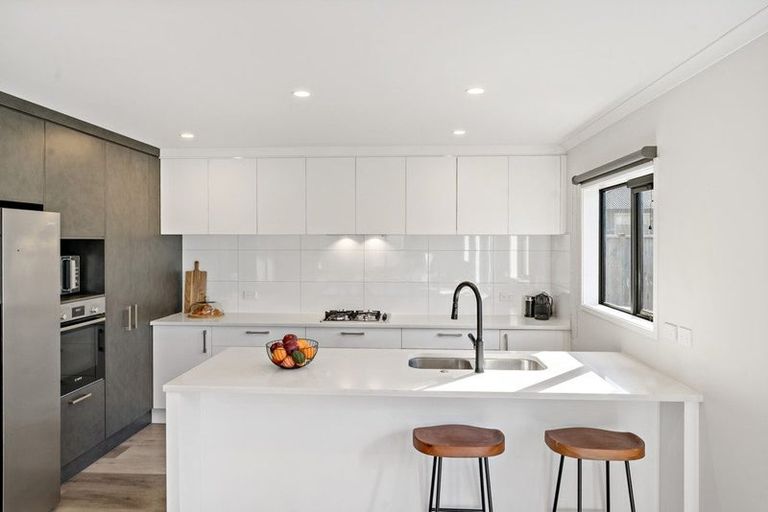 Photo of property in 18 Perla Road, Pukekohe, 2120