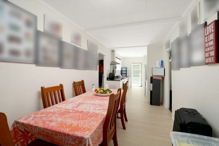 Photo of property in 52 Robertson Road, Favona, Auckland, 2024