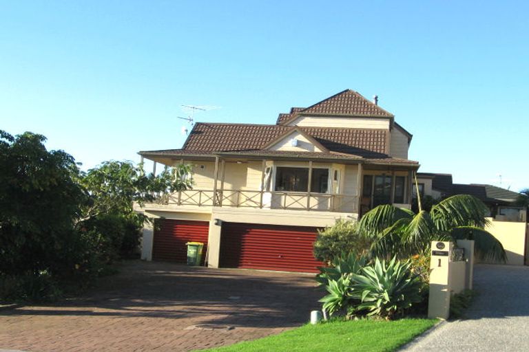 Photo of property in 2/3 Te Akau Crescent, Bucklands Beach, Auckland, 2012