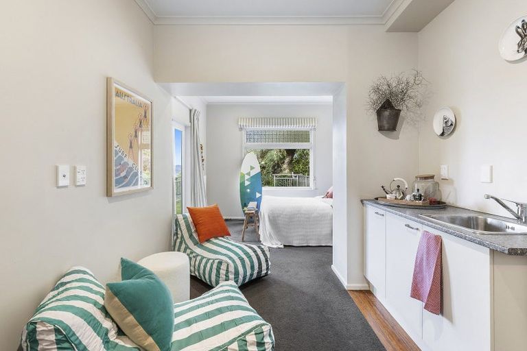 Photo of property in 11 Wade Street, Wadestown, Wellington, 6012