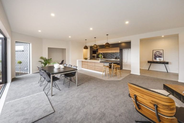 Photo of property in 9 Fairway Grove, Hokowhitu, Palmerston North, 4410