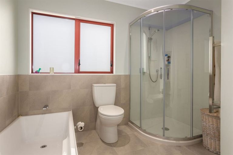 Photo of property in 12 Kilkelly Close, Tawa, Wellington, 5028