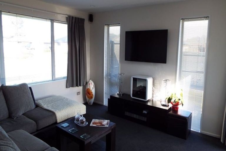 Photo of property in 6 Lloyds Close, Rolleston, 7614