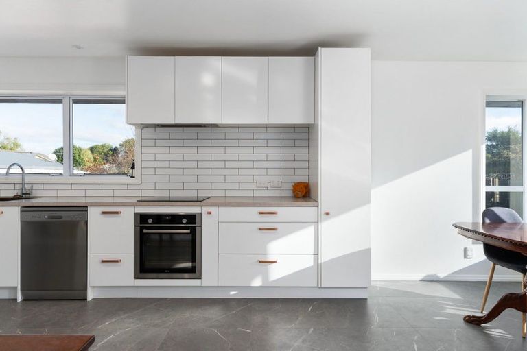 Photo of property in 42 Neill Street, Hornby, Christchurch, 8042