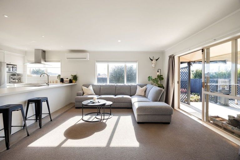 Photo of property in 30 Rosehill Place, Nawton, Hamilton, 3200