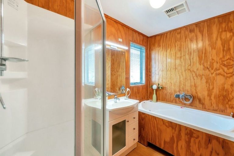 Photo of property in 34 Kirby Street, Glendene, Auckland, 0602