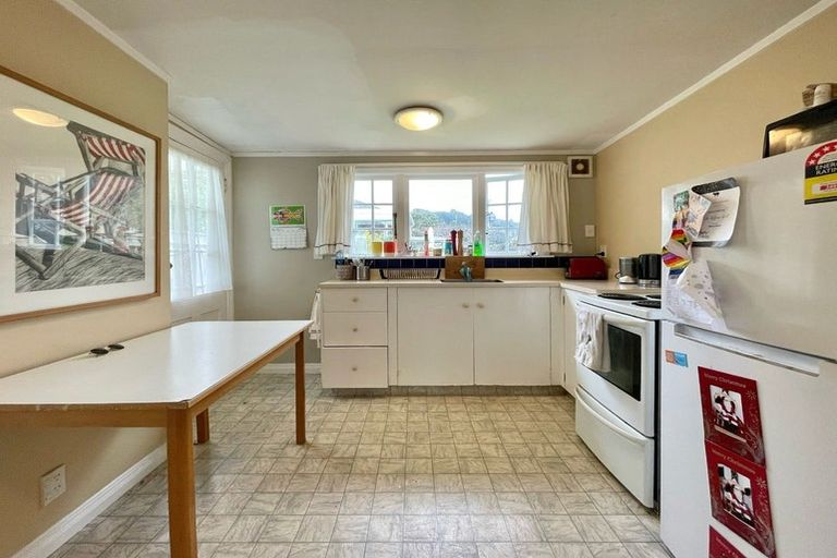Photo of property in 5 Kauri Street, Eastbourne, Lower Hutt, 5013