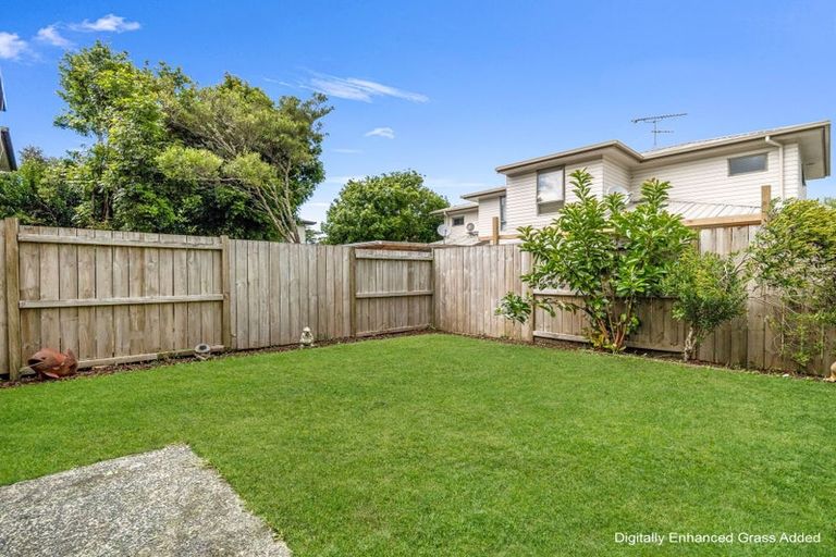 Photo of property in 6 Barnea Circle, Glen Eden, Auckland, 0602