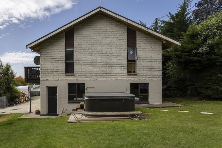 Photo of property in 15 Lune Street, South Hill, Oamaru, 9400