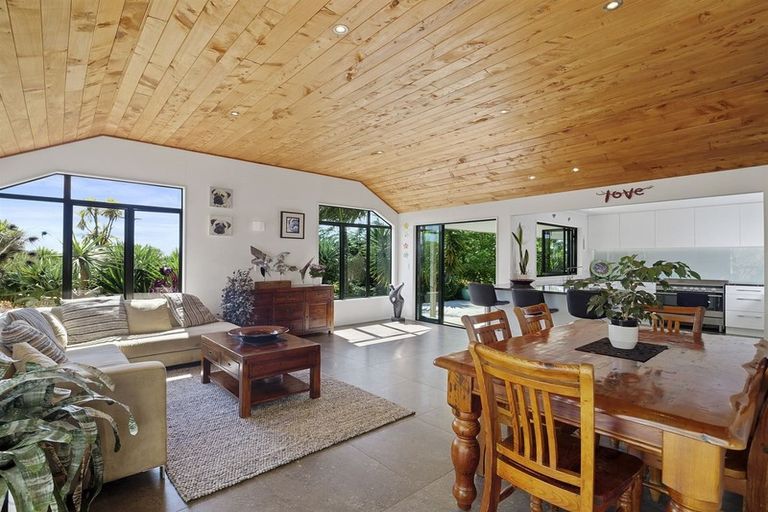 Photo of property in 64 Gervin Road, Wainui, Silverdale, 0992
