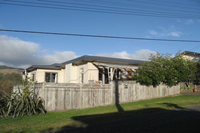 Photo of property in 49 Dale Road, Raumati South, Paraparaumu, 5032