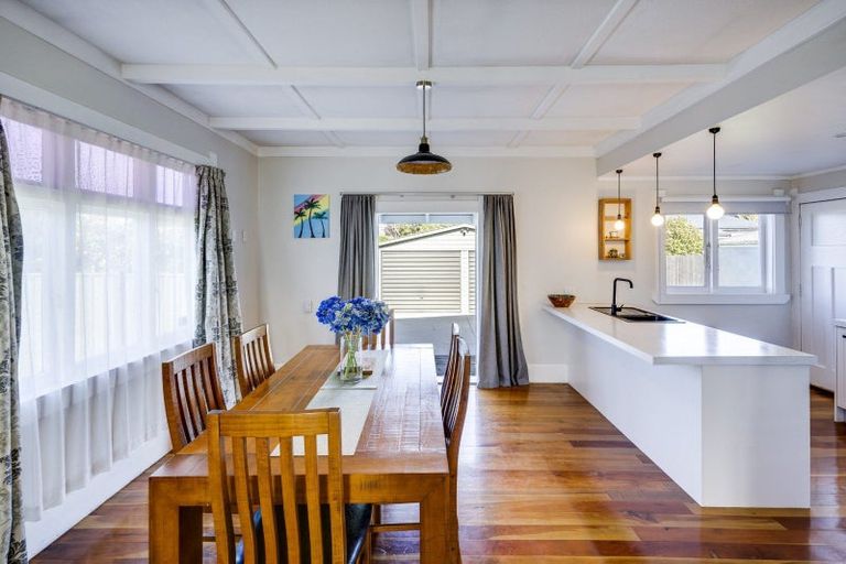 Photo of property in 1213 Caroline Road, Mayfair, Hastings, 4122