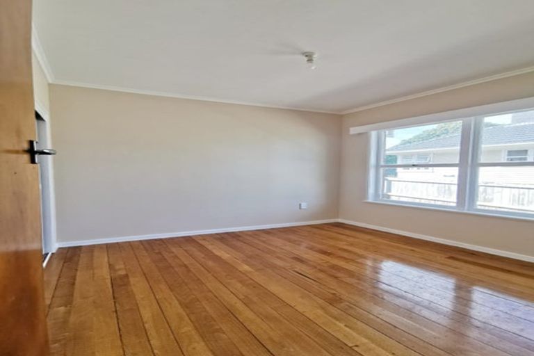 Photo of property in 2/34 Chartwell Avenue, Glenfield, Auckland, 0629