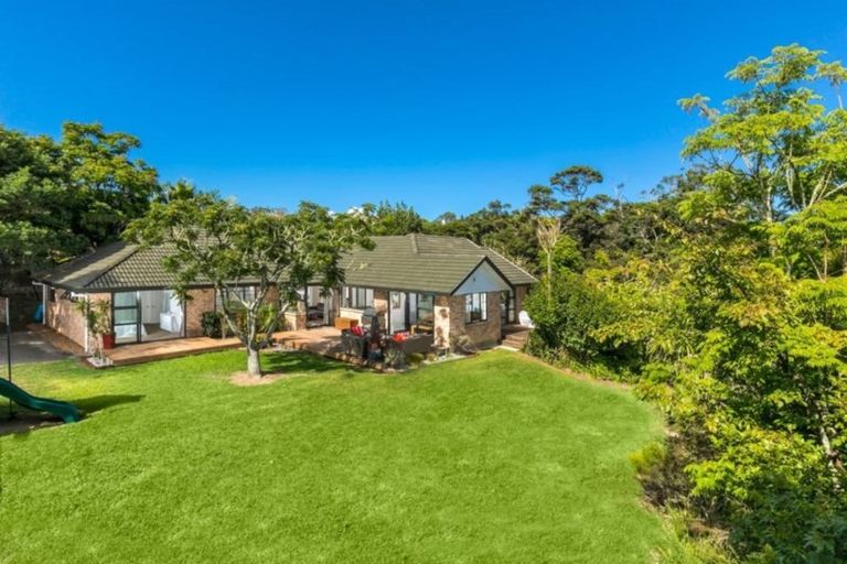Photo of property in 29 Almond Grove, Greenhithe, Auckland, 0632