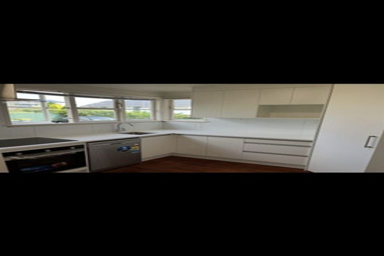 Photo of property in 2/161 Chivalry Road, Glenfield, Auckland, 0629