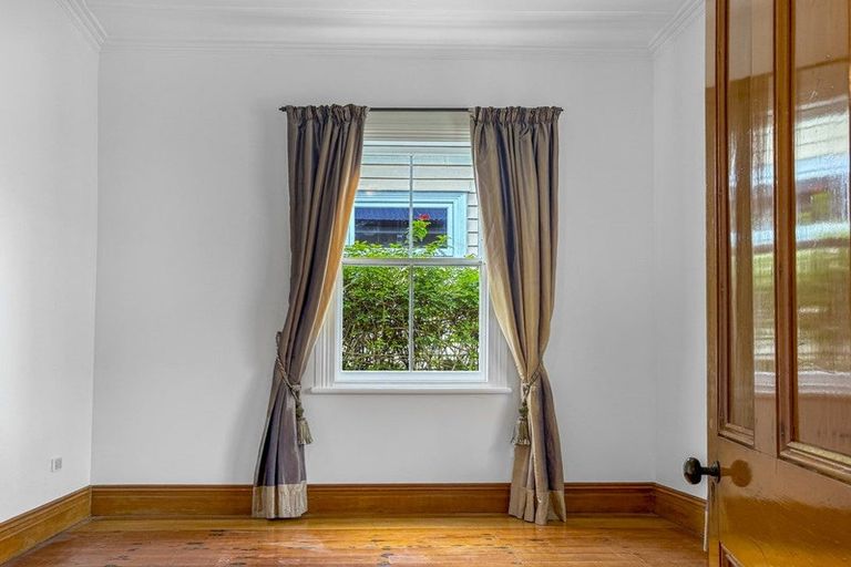 Photo of property in 1/10 Patuone Avenue, Devonport, Auckland, 0624