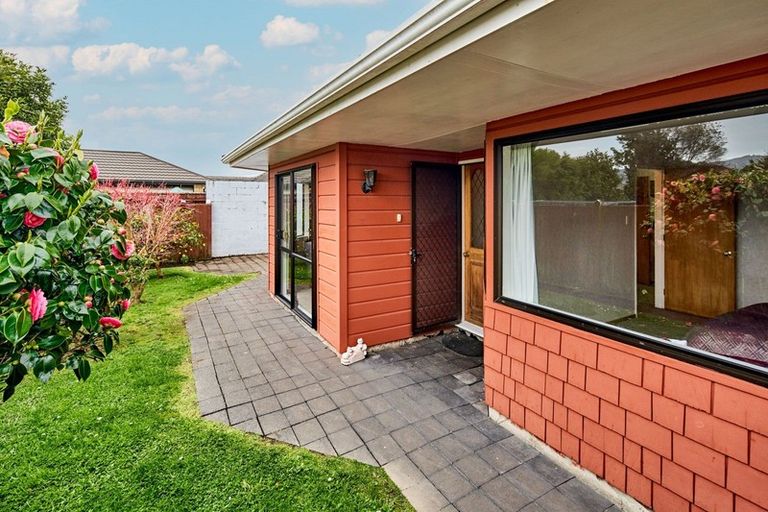 Photo of property in 27a Guthrie Street, Waterloo, Lower Hutt, 5011