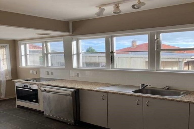 Photo of property in 67 Jellicoe Drive, Hamilton East, Hamilton, 3216