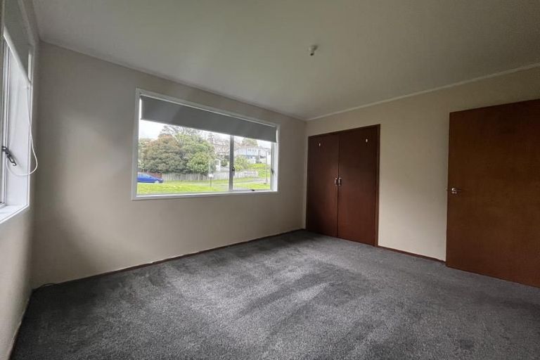 Photo of property in 4 Kilcar Place, Massey, Auckland, 0614