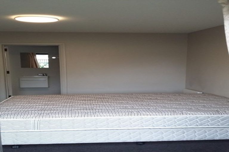 Photo of property in 12 Auburn Avenue, Upper Riccarton, Christchurch, 8041