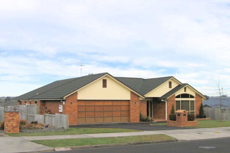 Photo of property in 25 Limousin Place, Grandview Heights, Hamilton, 3200