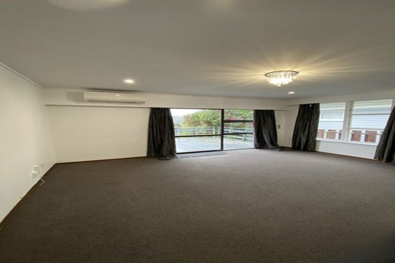 Photo of property in 87 Bell Street, Tawa, Wellington, 5028