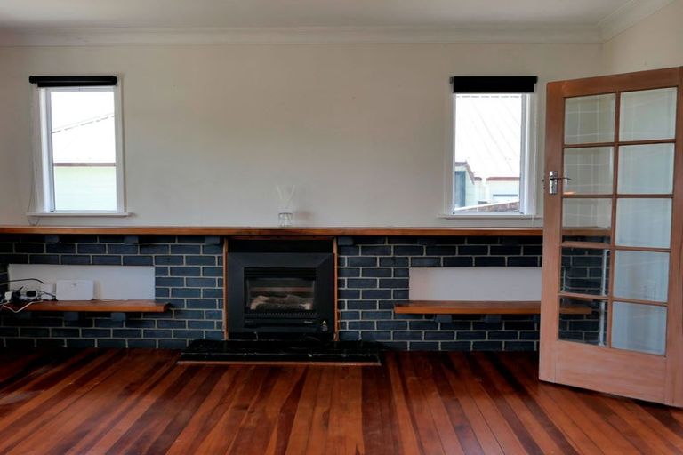 Photo of property in 166 Queen Street West, Levin, 5510