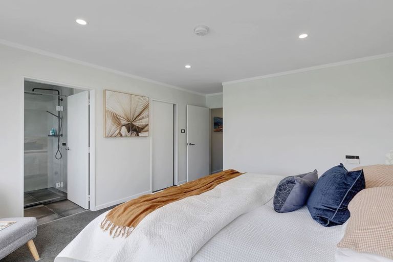 Photo of property in 13a Main Road, Titahi Bay, Porirua, 5022