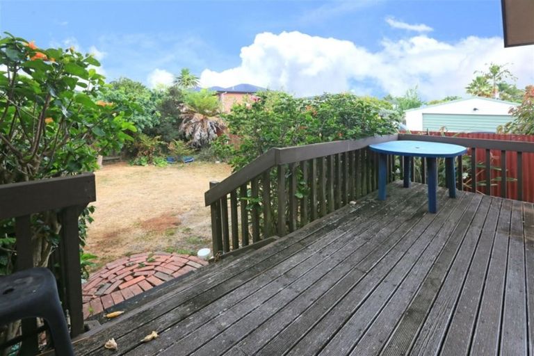 Photo of property in 1/180 Te Atatu Road, Te Atatu South, Auckland, 0610