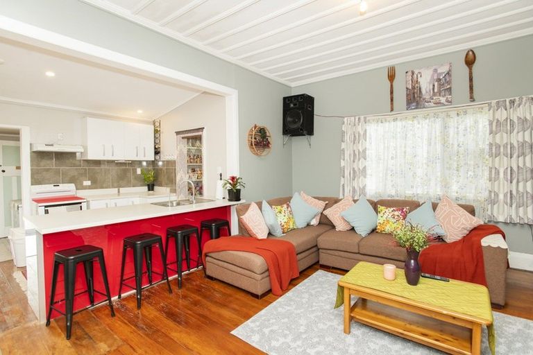 Photo of property in 2 Kara Street, Outer Kaiti, Gisborne, 4010