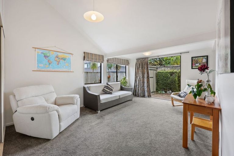 Photo of property in 2/1a Basilton Close, Bucklands Beach, Auckland, 2012