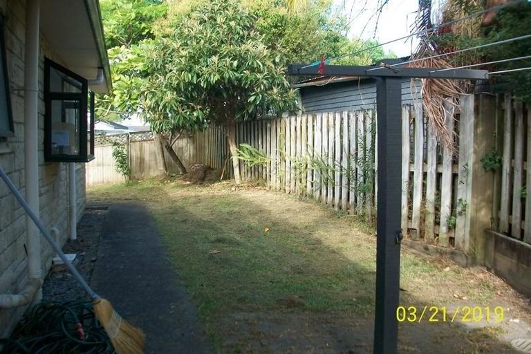 Photo of property in 9a Metric Place, Te Atatu South, Auckland, 0610