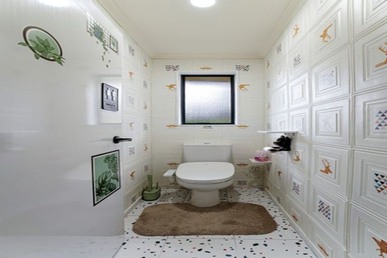 Photo of property in 115c Woodglen Road, Glen Eden, Auckland, 0602