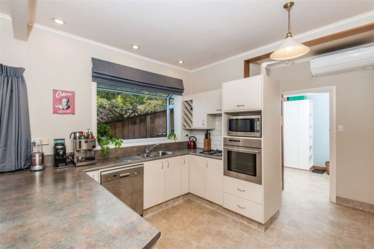 Photo of property in 30 Rodrigo Road, Kilbirnie, Wellington, 6022