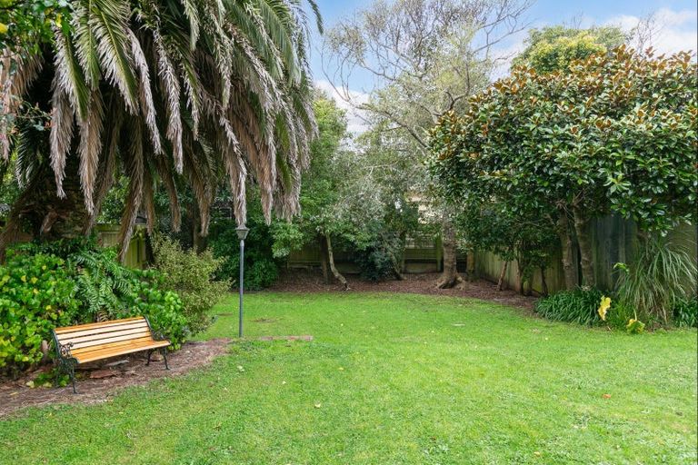Photo of property in 21a Ngatoto Street, Khandallah, Wellington, 6035